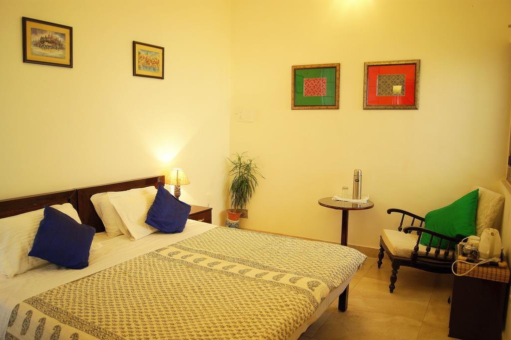 Aashray Varanasi Quarto foto
